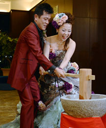 結婚式披露宴祝いもちつき画像