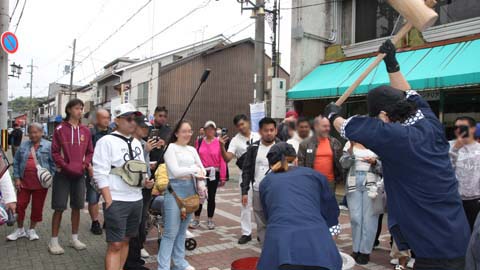 舞鶴市商店街インバウンドもちつき画像2