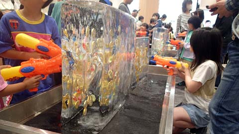 氷に閉じ込めたお宝をゲットするイベント画像