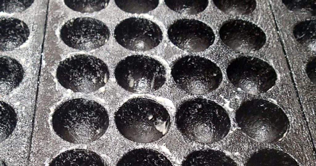 たこ焼機鉄板メンテナンスの画像